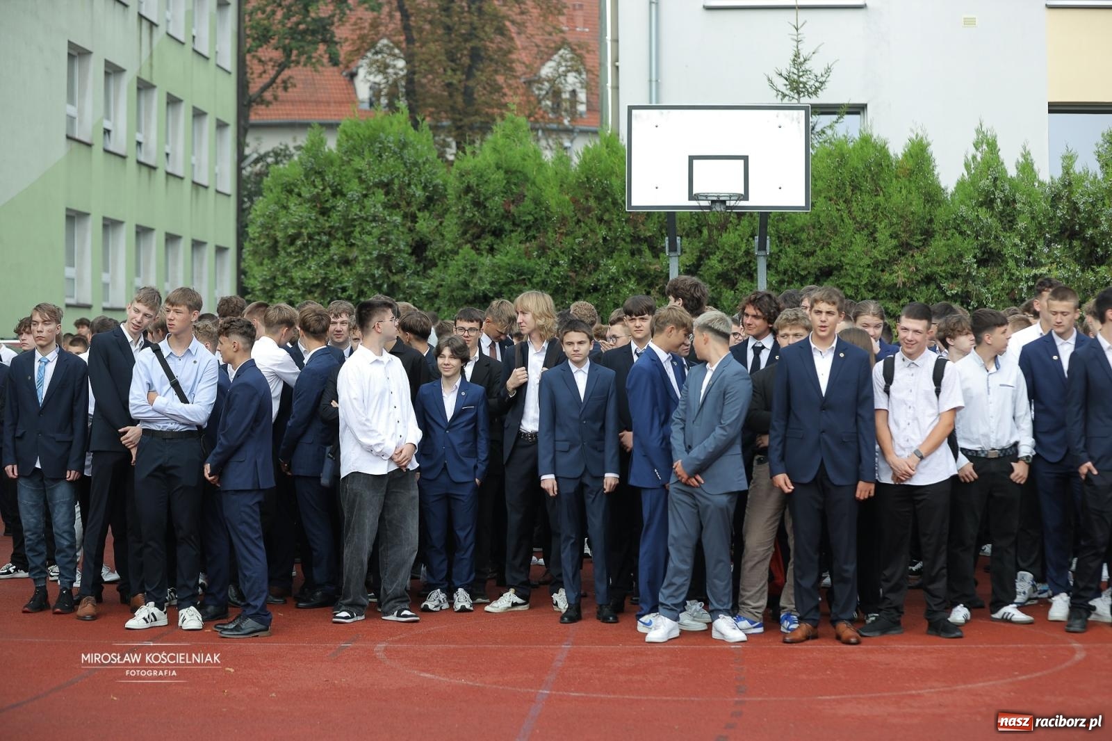 Zdjęcie w galerii na portalu naszraciborz.pl: Nowy rok szkolny w CKZU nr 2 Mechanik – ponad 900 uczniów rozpoczęło naukę wiadomości z regionu