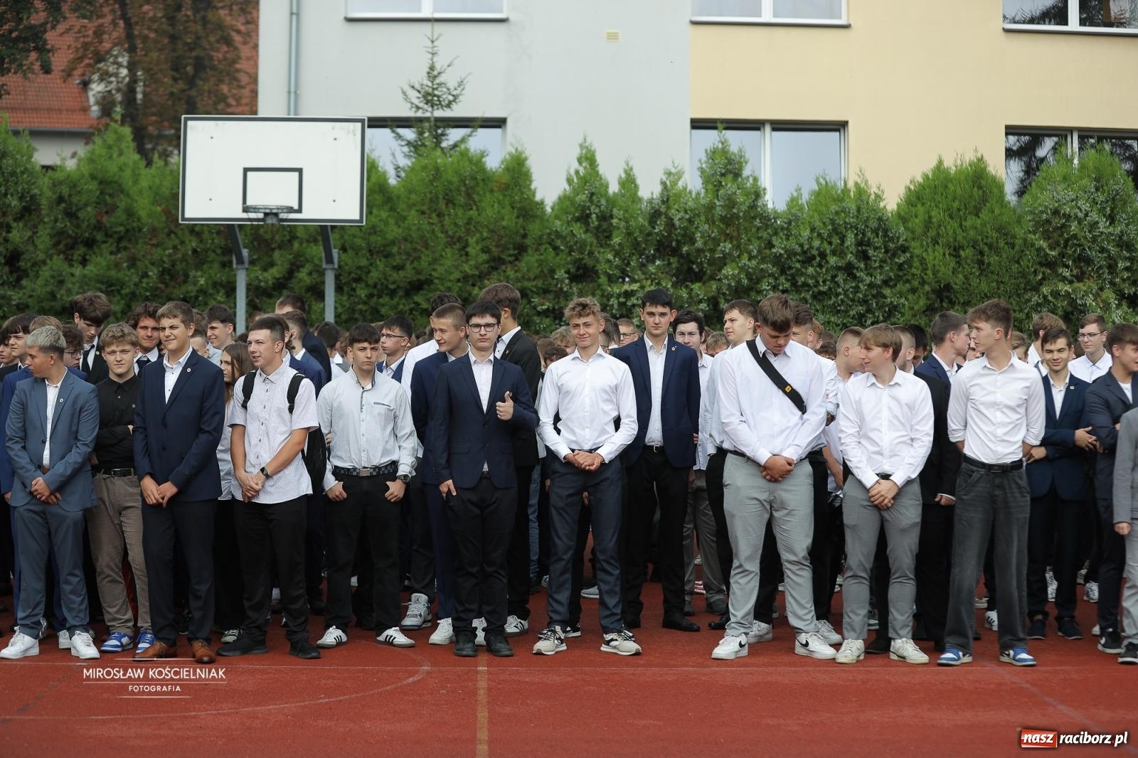 Zdjęcie w galerii na portalu naszraciborz.pl: Nowy rok szkolny w CKZU nr 2 Mechanik – ponad 900 uczniów rozpoczęło naukę wiadomości z regionu