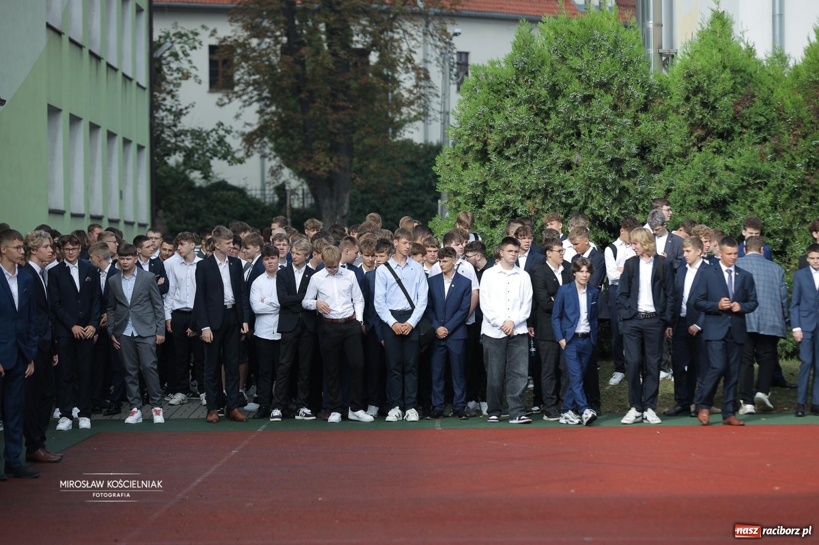 Zdjęcie w galerii na portalu naszraciborz.pl: Nowy rok szkolny w CKZU nr 2 Mechanik – ponad 900 uczniów rozpoczęło naukę wiadomości z regionu