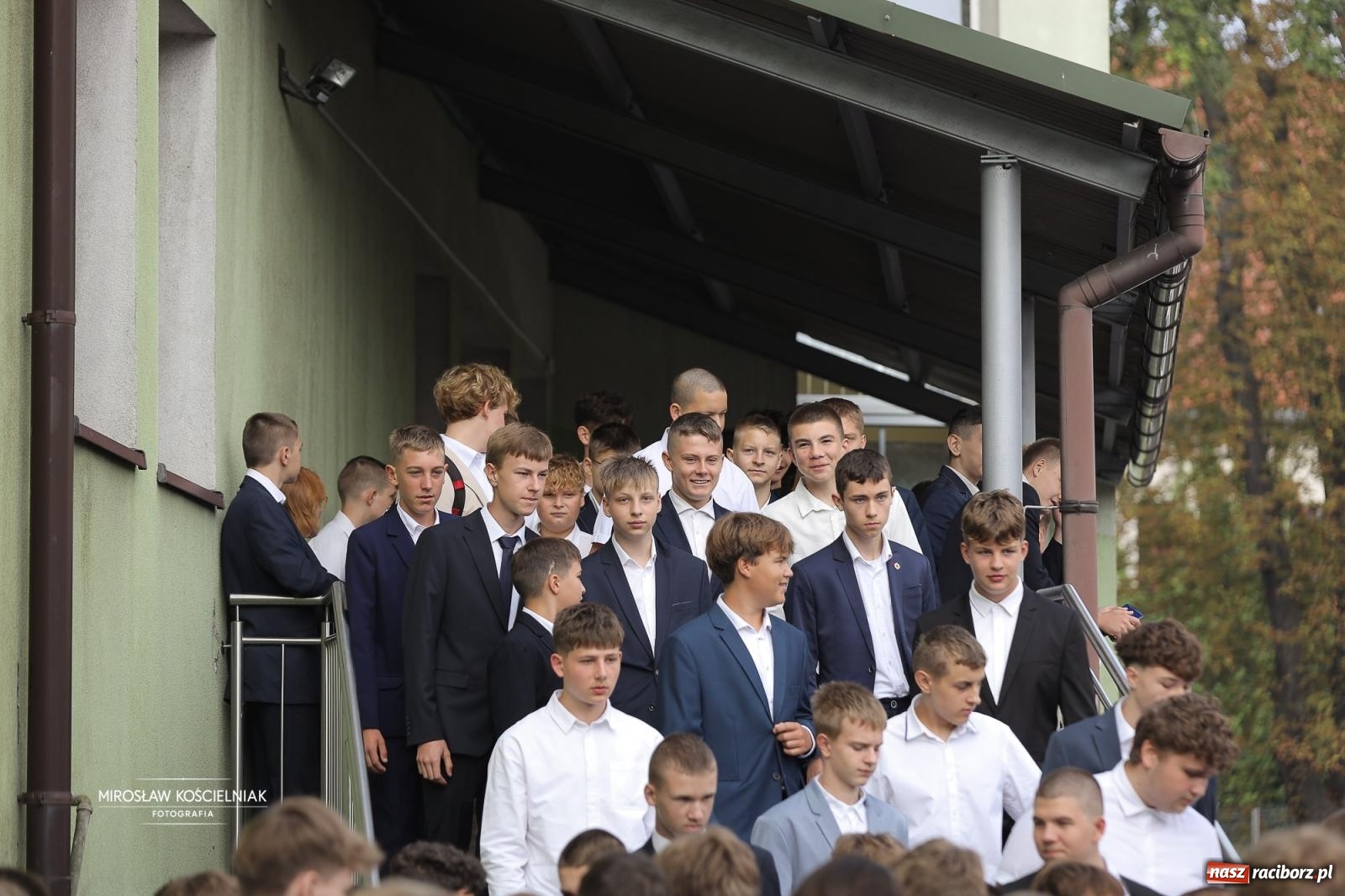 Zdjęcie w galerii na portalu naszraciborz.pl: Nowy rok szkolny w CKZU nr 2 Mechanik – ponad 900 uczniów rozpoczęło naukę wiadomości z regionu