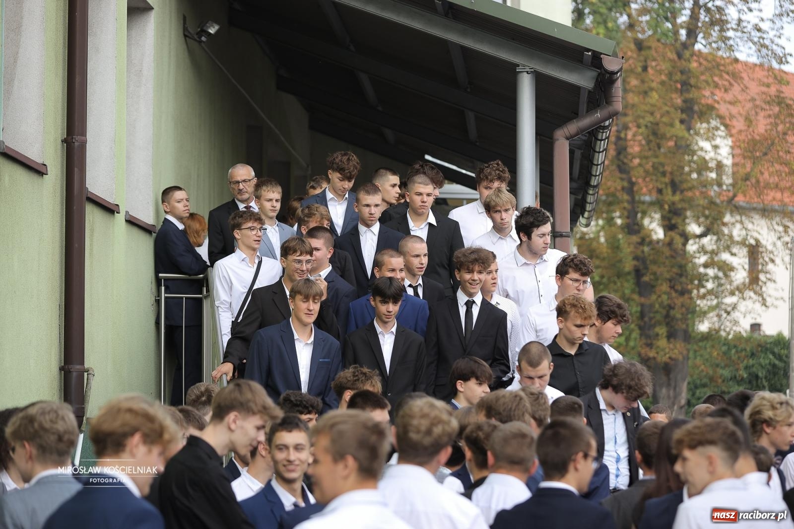 Zdjęcie w galerii na portalu naszraciborz.pl: Nowy rok szkolny w CKZU nr 2 Mechanik – ponad 900 uczniów rozpoczęło naukę wiadomości z regionu