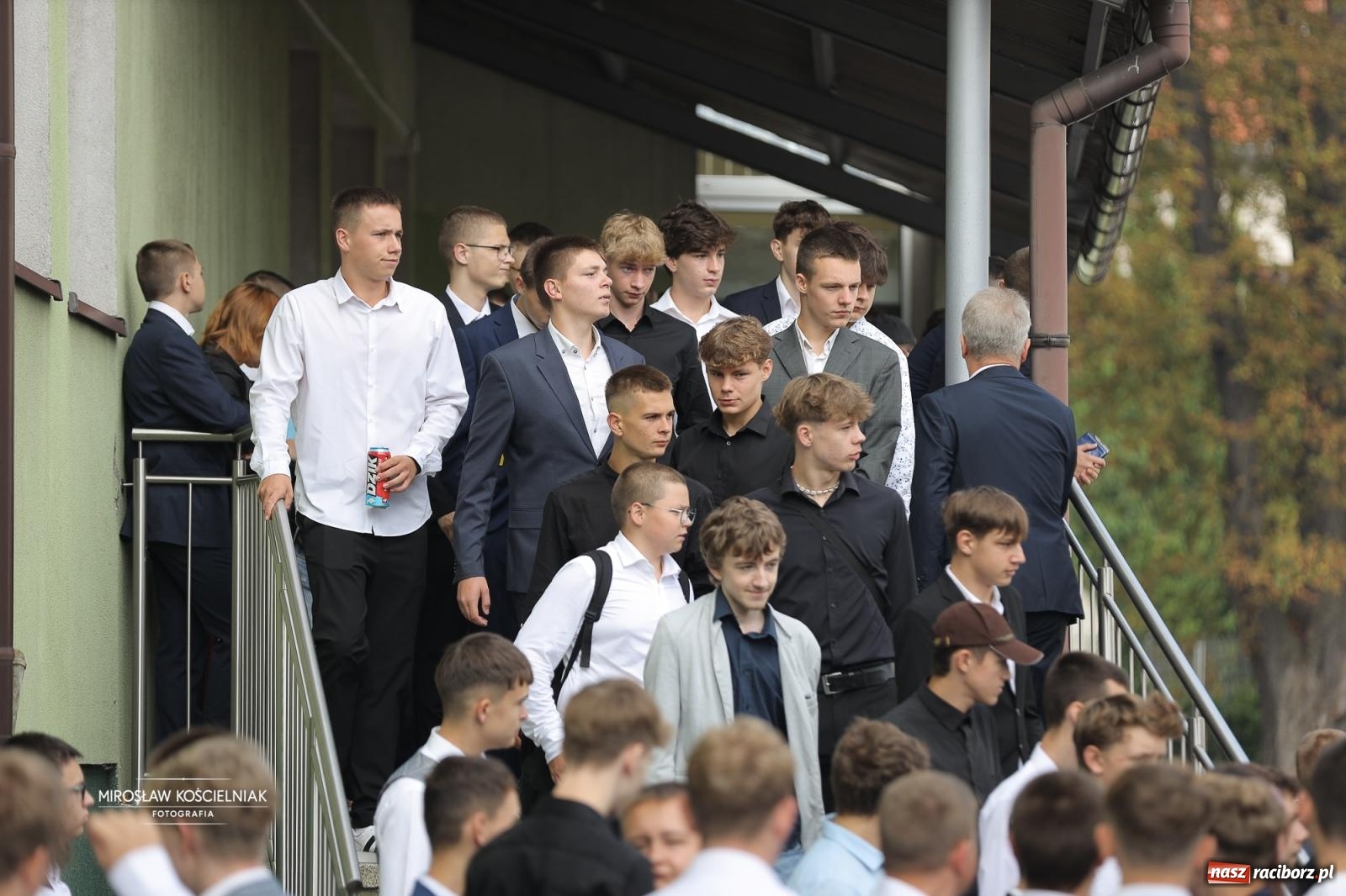 Zdjęcie w galerii na portalu naszraciborz.pl: Nowy rok szkolny w CKZU nr 2 Mechanik – ponad 900 uczniów rozpoczęło naukę wiadomości z regionu