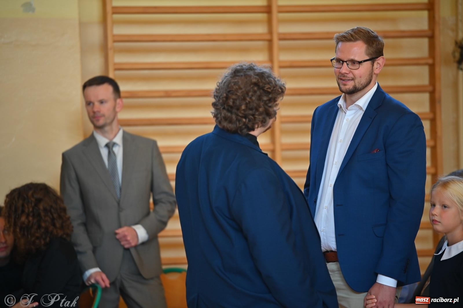 Zdjęcie w galerii na portalu naszraciborz.pl: Powiatowa inauguracja roku szkolnego w II LO – wyjątkowe święto edukacji wiadomości z regionu