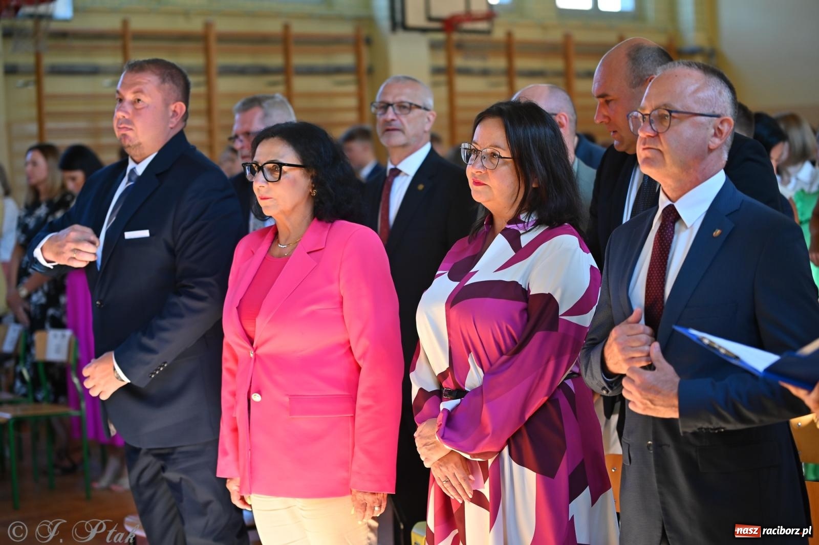 Zdjęcie w galerii na portalu naszraciborz.pl: Powiatowa inauguracja roku szkolnego w II LO – wyjątkowe święto edukacji wiadomości z regionu