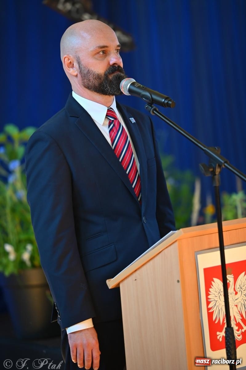 Zdjęcie w galerii na portalu naszraciborz.pl: Powiatowa inauguracja roku szkolnego w II LO – wyjątkowe święto edukacji wiadomości z regionu