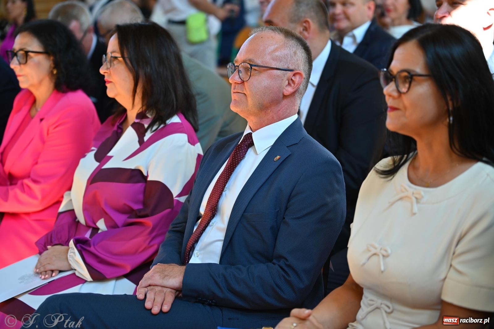 Zdjęcie w galerii na portalu naszraciborz.pl: Powiatowa inauguracja roku szkolnego w II LO – wyjątkowe święto edukacji wiadomości z regionu