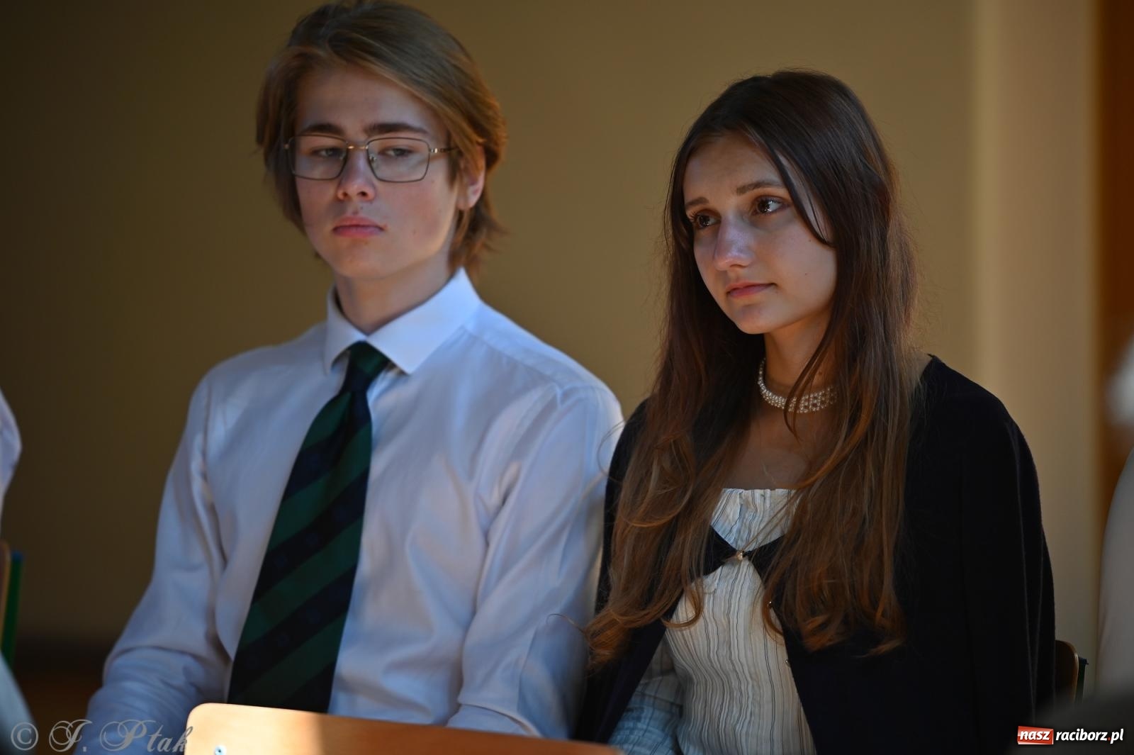 Zdjęcie w galerii na portalu naszraciborz.pl: Powiatowa inauguracja roku szkolnego w II LO – wyjątkowe święto edukacji wiadomości z regionu