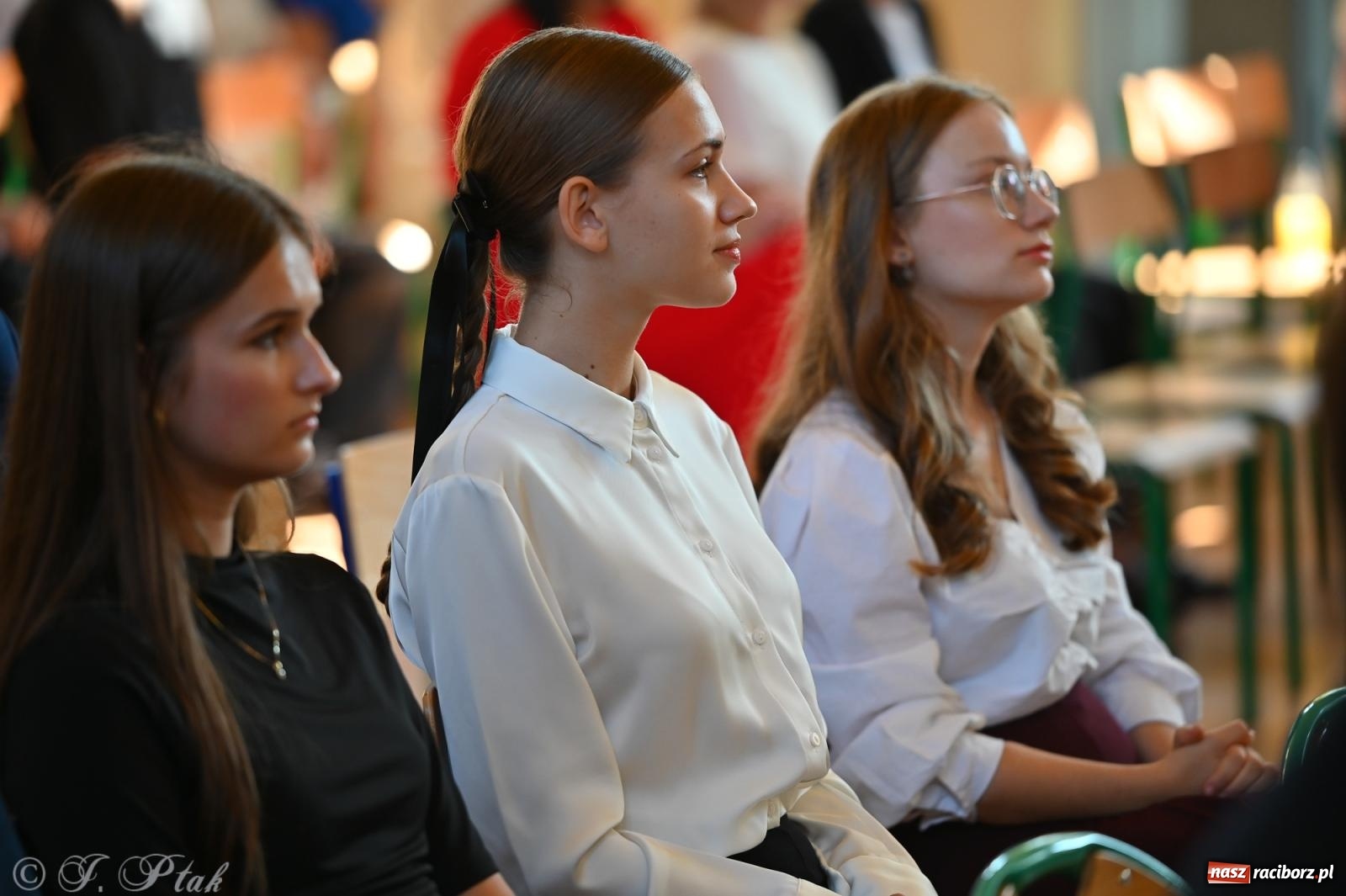 Zdjęcie w galerii na portalu naszraciborz.pl: Powiatowa inauguracja roku szkolnego w II LO – wyjątkowe święto edukacji wiadomości z regionu