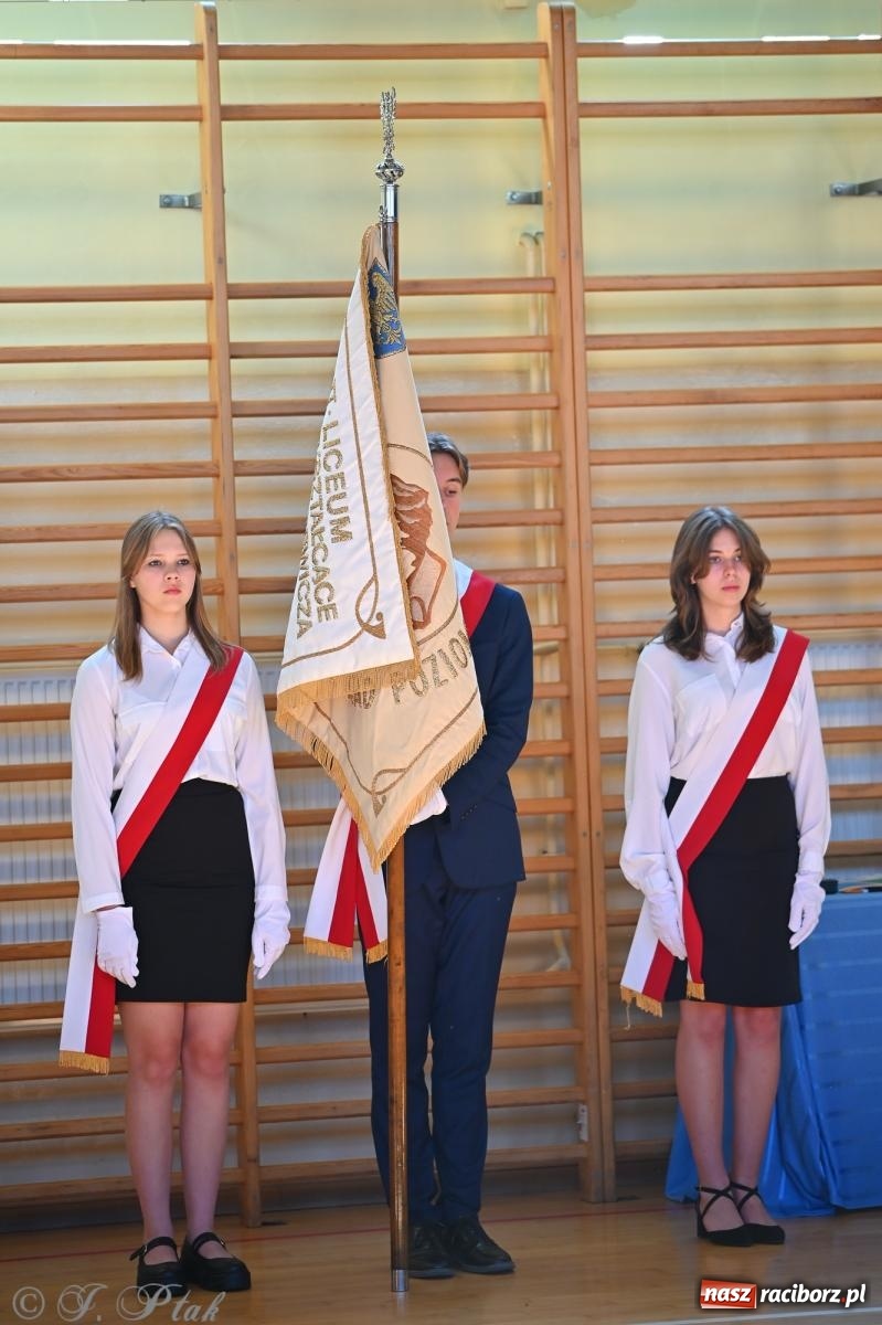 Zdjęcie w galerii na portalu naszraciborz.pl: Powiatowa inauguracja roku szkolnego w II LO – wyjątkowe święto edukacji wiadomości z regionu