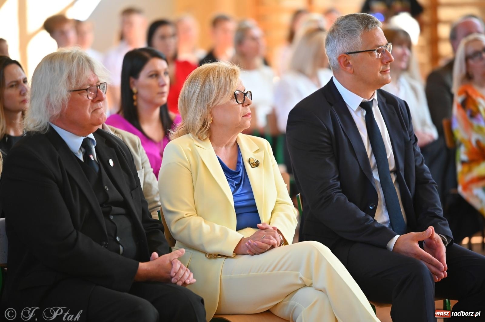 Zdjęcie w galerii na portalu naszraciborz.pl: Powiatowa inauguracja roku szkolnego w II LO – wyjątkowe święto edukacji wiadomości z regionu