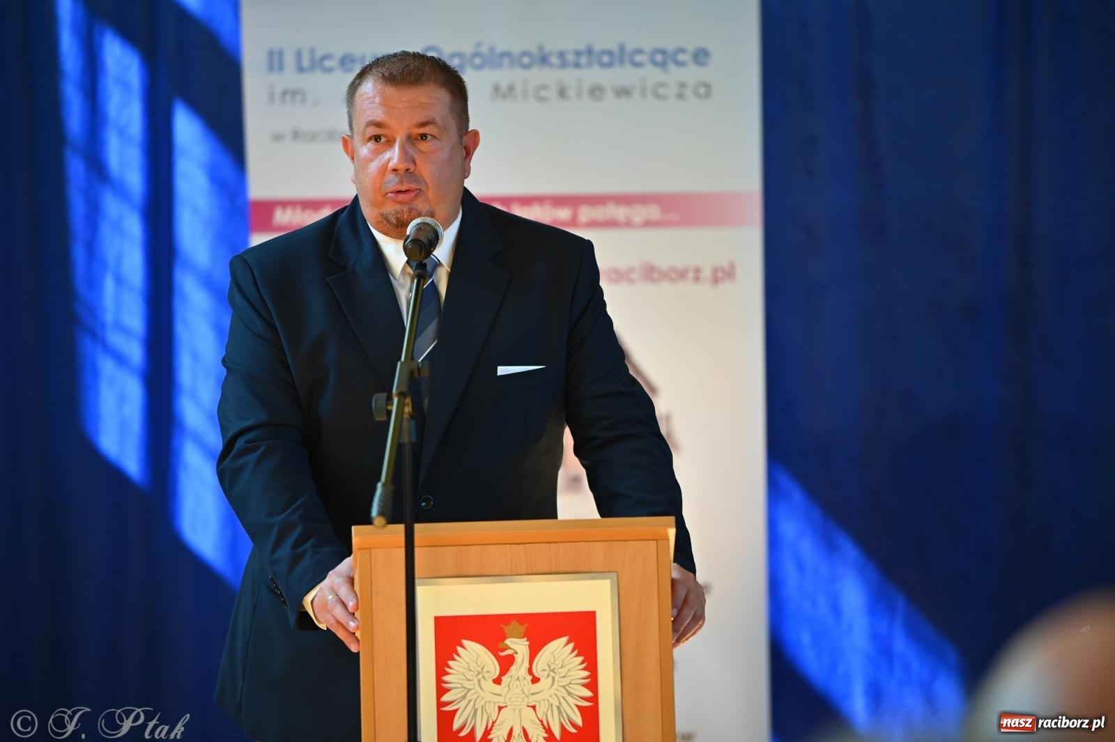 Zdjęcie w galerii na portalu naszraciborz.pl: Powiatowa inauguracja roku szkolnego w II LO – wyjątkowe święto edukacji wiadomości z regionu