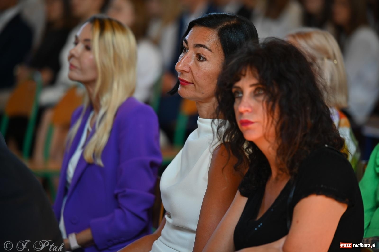 Zdjęcie w galerii na portalu naszraciborz.pl: Powiatowa inauguracja roku szkolnego w II LO – wyjątkowe święto edukacji wiadomości z regionu