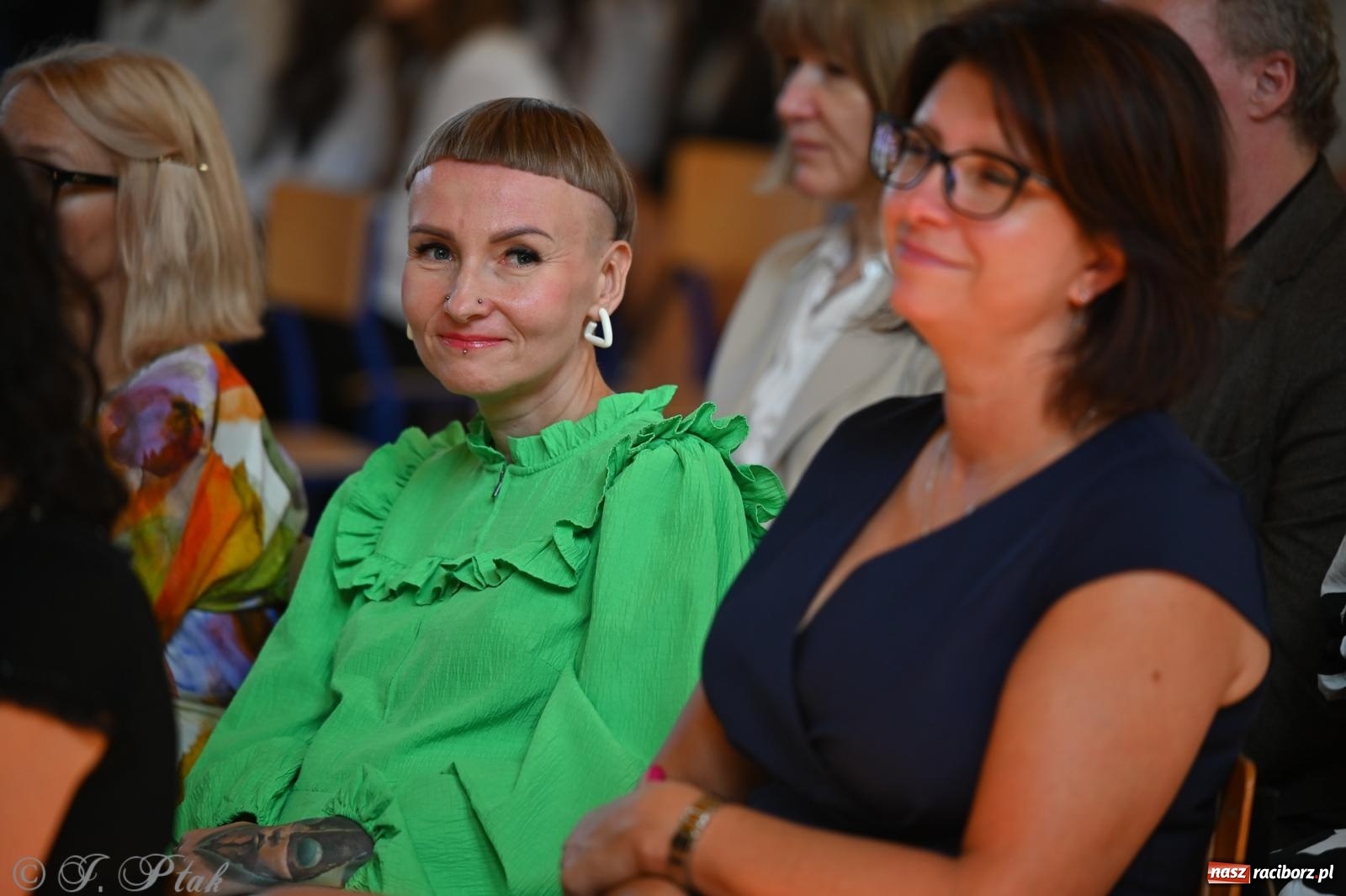 Zdjęcie w galerii na portalu naszraciborz.pl: Powiatowa inauguracja roku szkolnego w II LO – wyjątkowe święto edukacji wiadomości z regionu