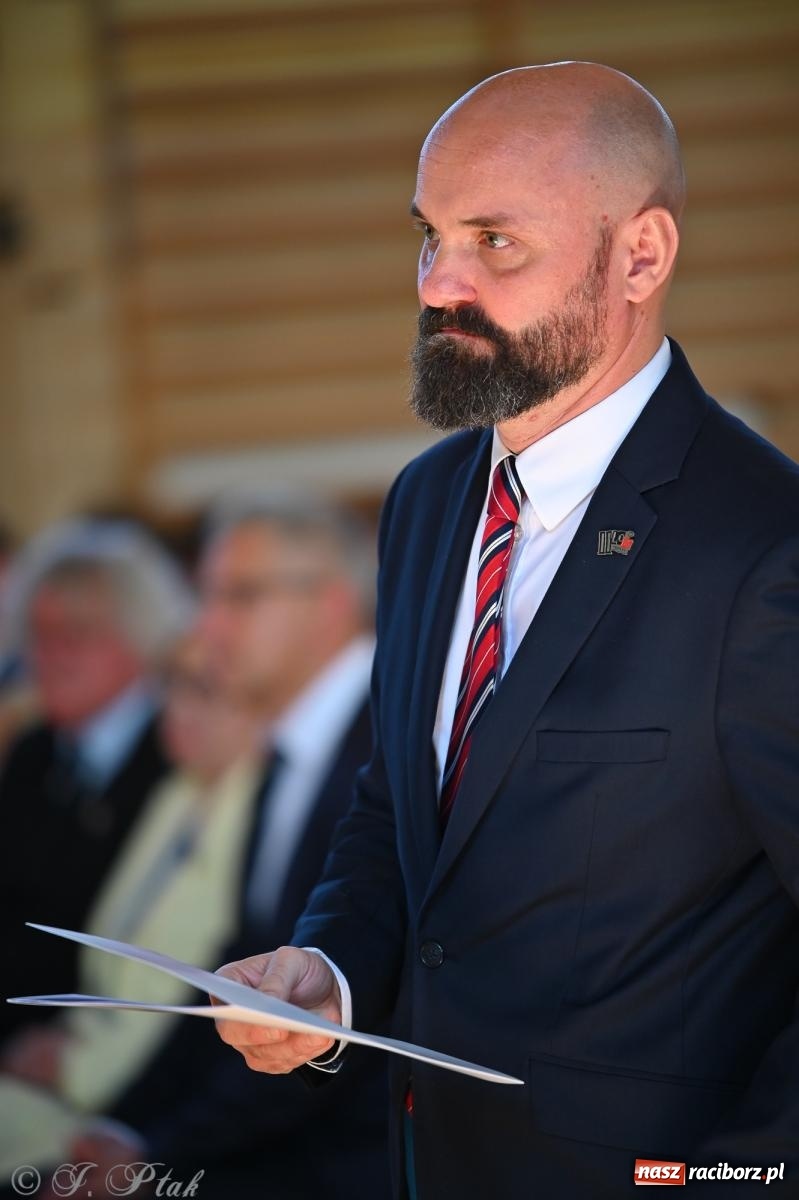 Zdjęcie w galerii na portalu naszraciborz.pl: Powiatowa inauguracja roku szkolnego w II LO – wyjątkowe święto edukacji wiadomości z regionu