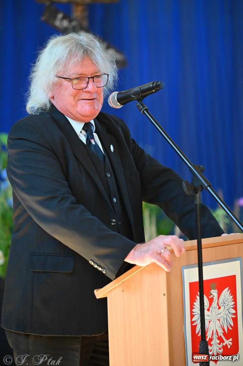 Zdjęcie w galerii na portalu naszraciborz.pl: Powiatowa inauguracja roku szkolnego w II LO – wyjątkowe święto edukacji wiadomości z regionu