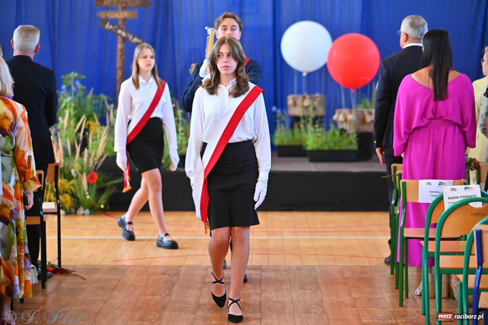 Zdjęcie w galerii na portalu naszraciborz.pl: Powiatowa inauguracja roku szkolnego w II LO – wyjątkowe święto edukacji wiadomości z regionu