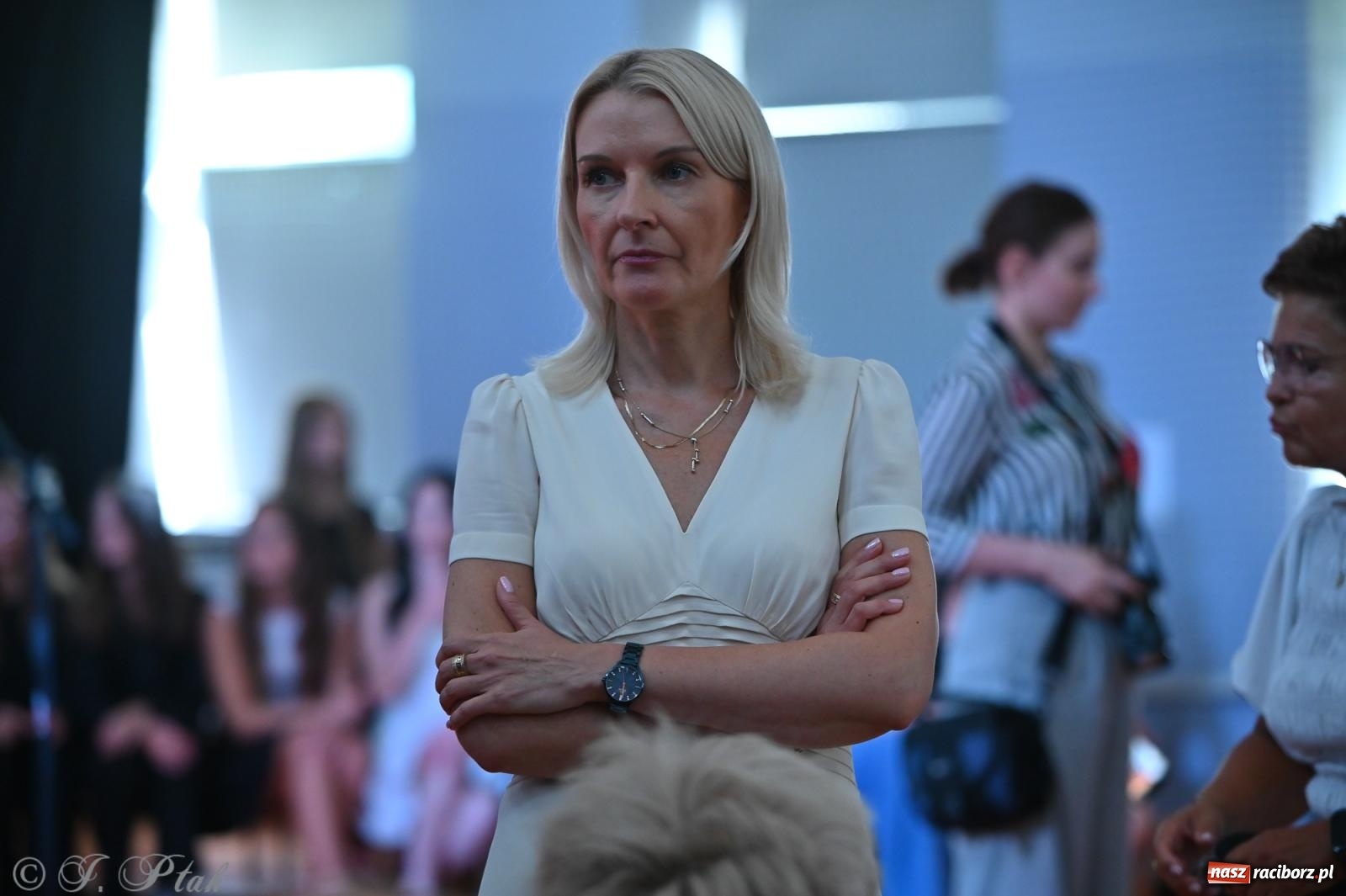 Zdjęcie w galerii na portalu naszraciborz.pl: Miejska inauguracja roku szkolnego w SP 13 – awanse i gratulacje dla nauczycieli wiadomości z regionu