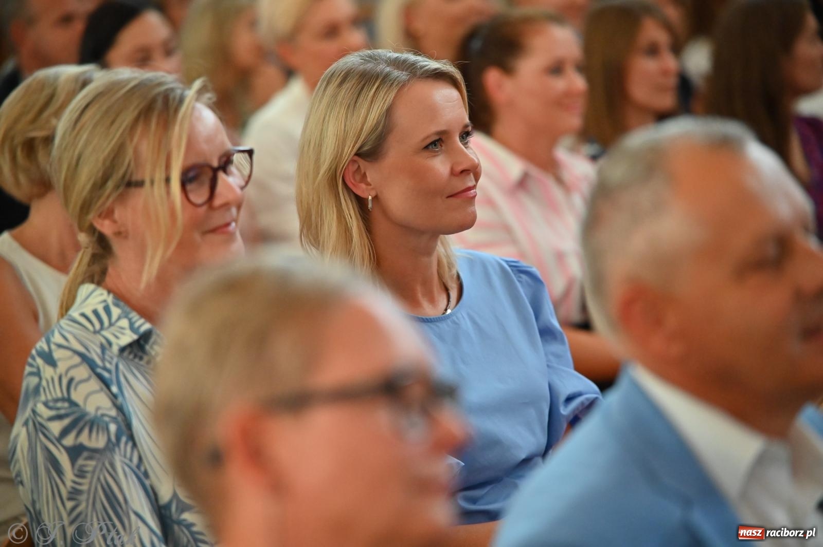 Zdjęcie w galerii na portalu naszraciborz.pl: Miejska inauguracja roku szkolnego w SP 13 – awanse i gratulacje dla nauczycieli wiadomości z regionu