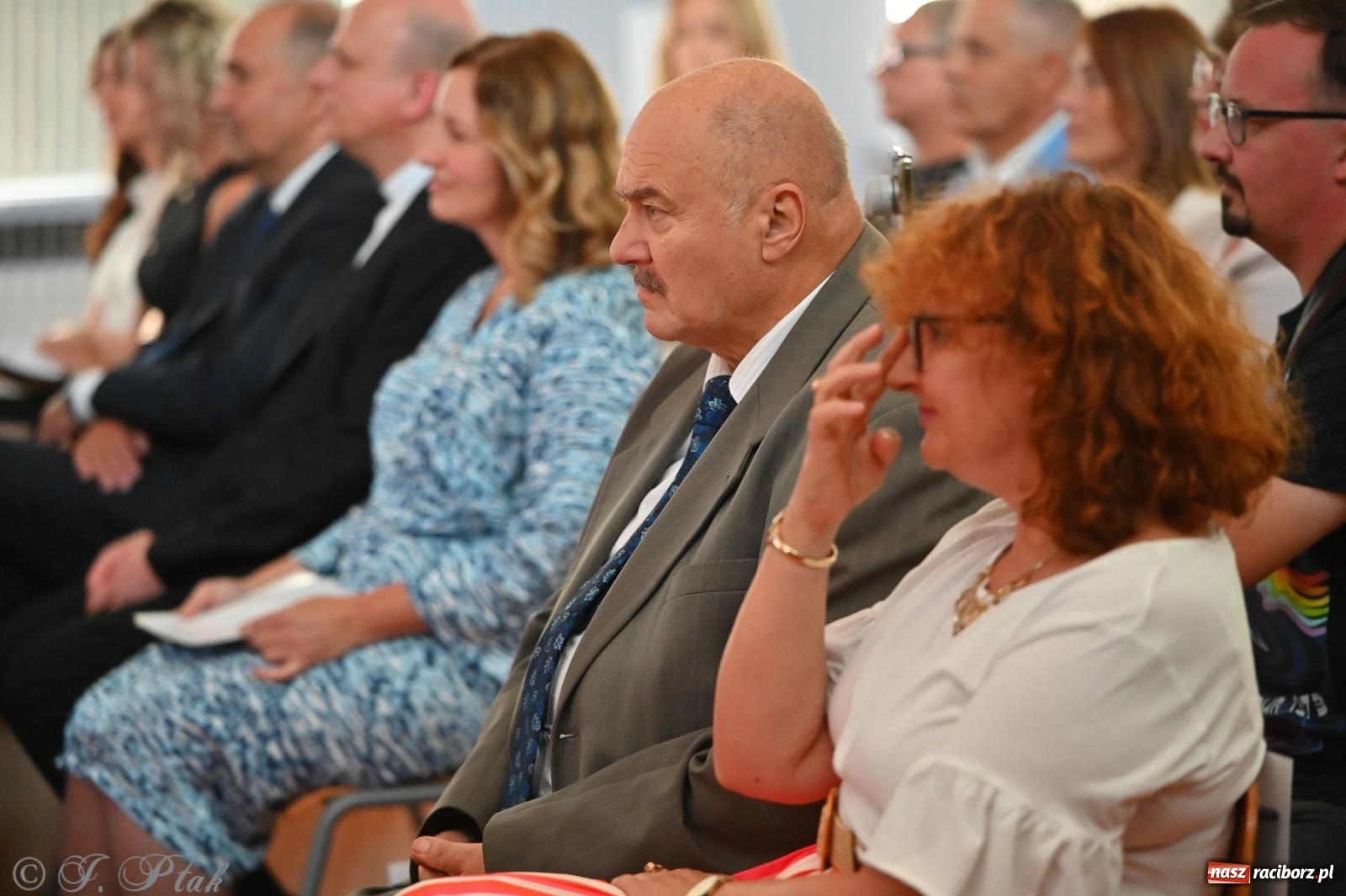 Zdjęcie w galerii na portalu naszraciborz.pl: Miejska inauguracja roku szkolnego w SP 13 – awanse i gratulacje dla nauczycieli wiadomości z regionu