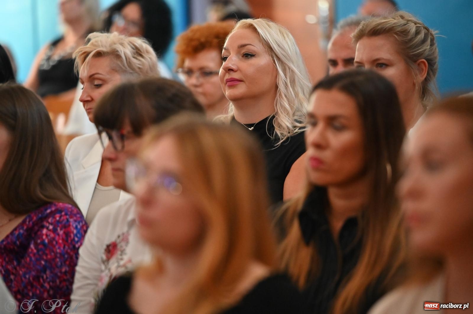 Zdjęcie w galerii na portalu naszraciborz.pl: Miejska inauguracja roku szkolnego w SP 13 – awanse i gratulacje dla nauczycieli wiadomości z regionu