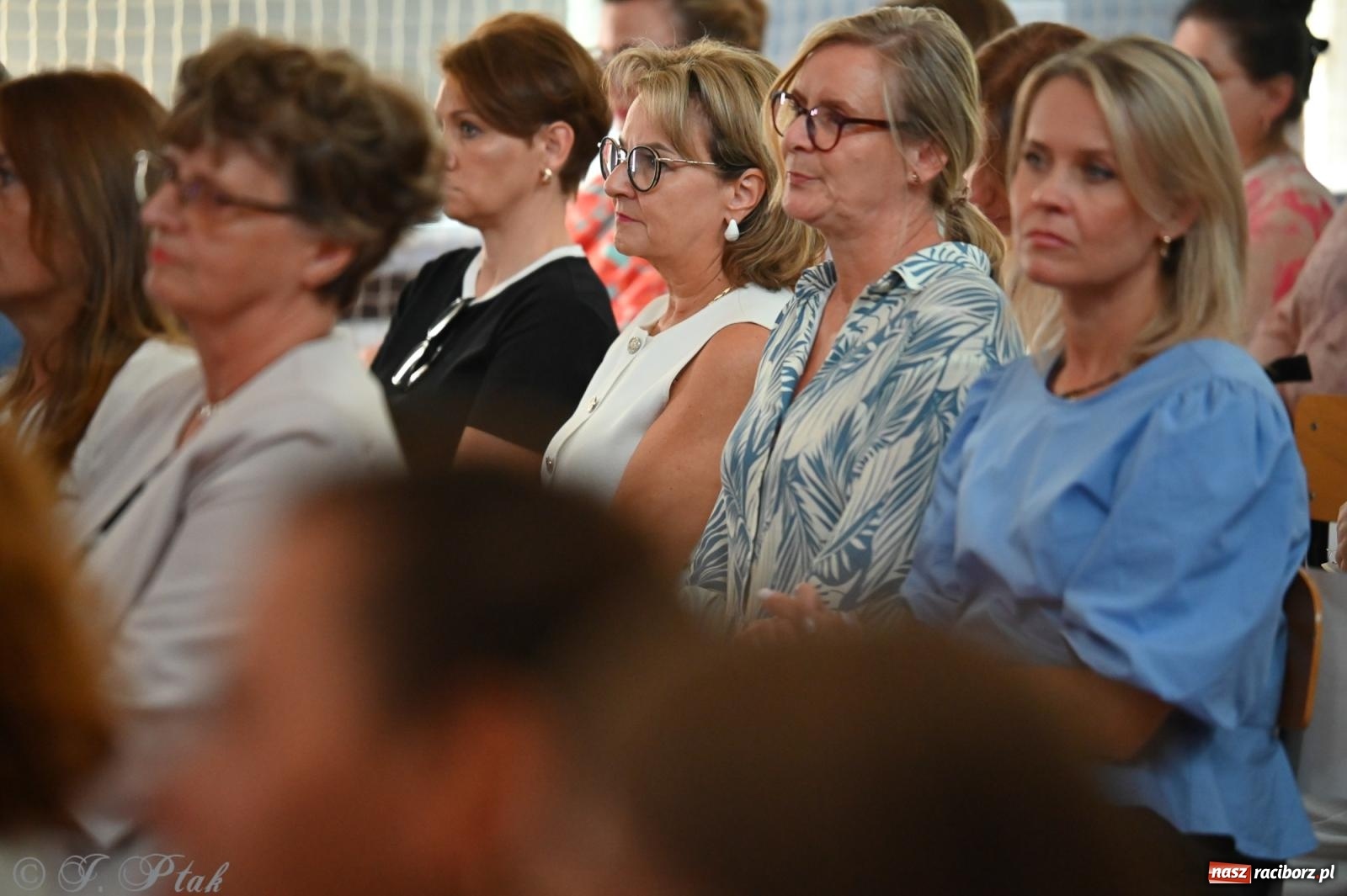 Zdjęcie w galerii na portalu naszraciborz.pl: Miejska inauguracja roku szkolnego w SP 13 – awanse i gratulacje dla nauczycieli wiadomości z regionu