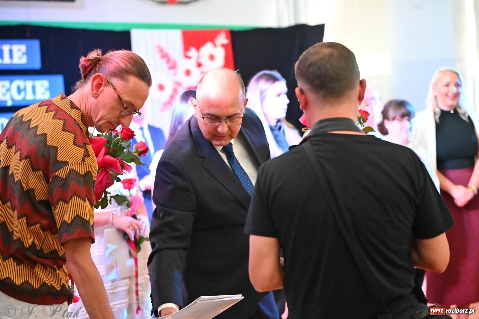 Zdjęcie w galerii na portalu naszraciborz.pl: Miejska inauguracja roku szkolnego w SP 13 – awanse i gratulacje dla nauczycieli wiadomości z regionu