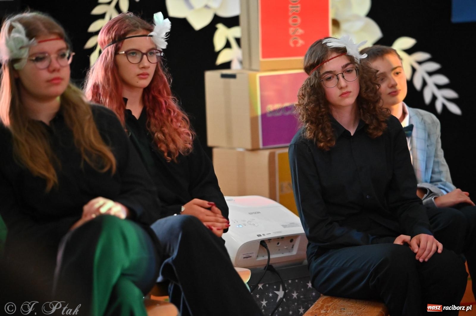 Zdjęcie w galerii na portalu naszraciborz.pl: Miejska inauguracja roku szkolnego w SP 13 – awanse i gratulacje dla nauczycieli wiadomości z regionu