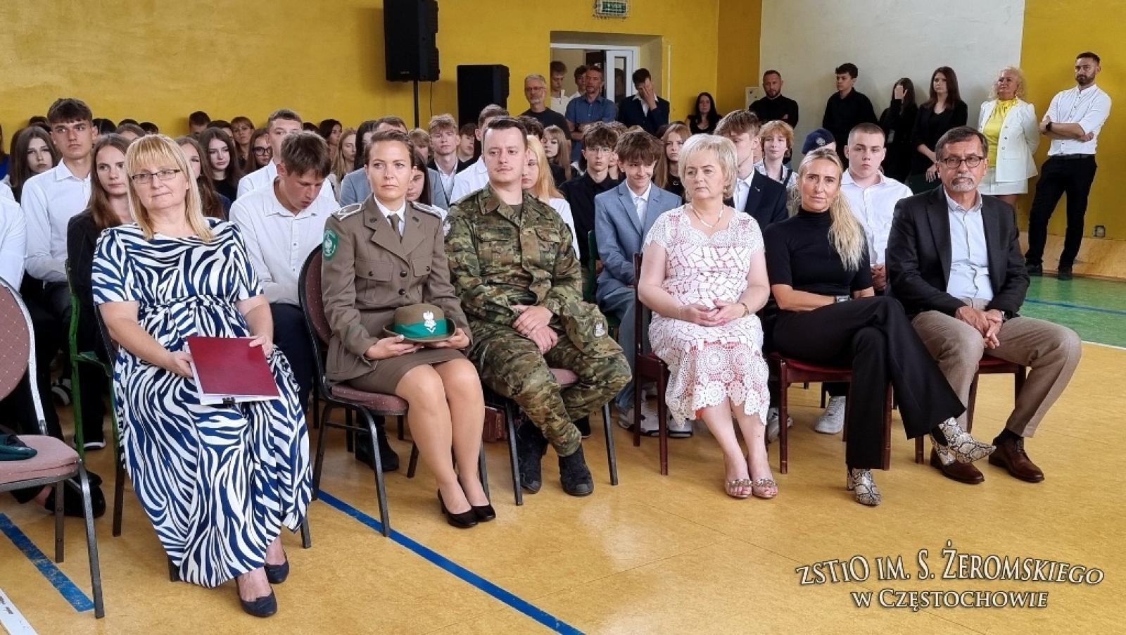 Zdjęcie w galerii na portalu naszraciborz.pl: Straż Graniczna z Raciborza otwiera drzwi do munduru już w szkołach: profil mundurowy wkracza do ponadpodstawówek wiadomości z regionu