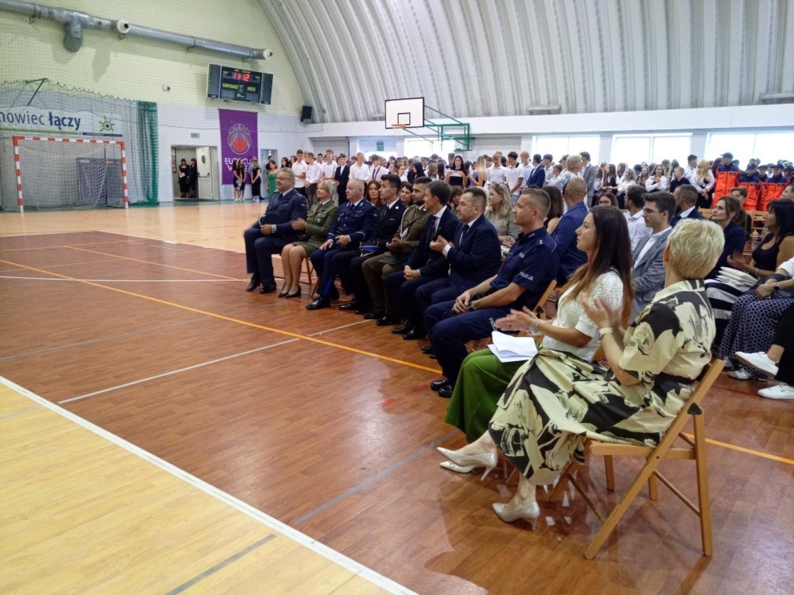 Zdjęcie w galerii na portalu naszraciborz.pl: Straż Graniczna z Raciborza otwiera drzwi do munduru już w szkołach: profil mundurowy wkracza do ponadpodstawówek wiadomości z regionu