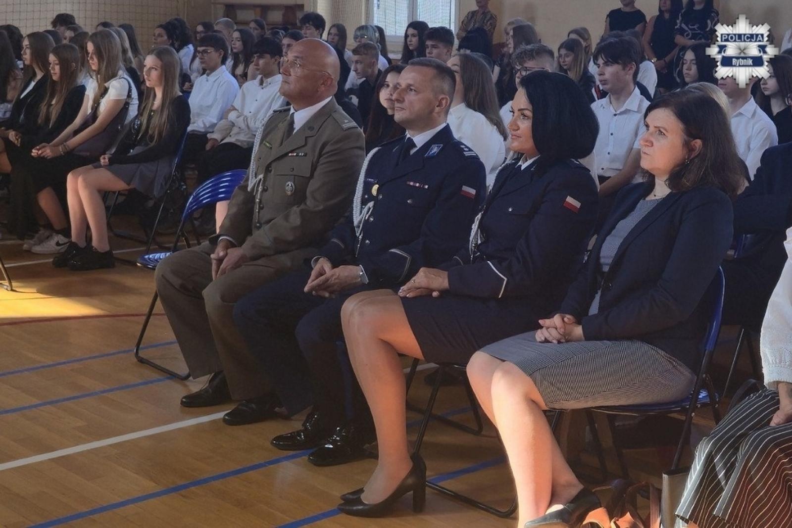 Zdjęcie w galerii na portalu naszraciborz.pl: Straż Graniczna z Raciborza otwiera drzwi do munduru już w szkołach: profil mundurowy wkracza do ponadpodstawówek wiadomości z regionu