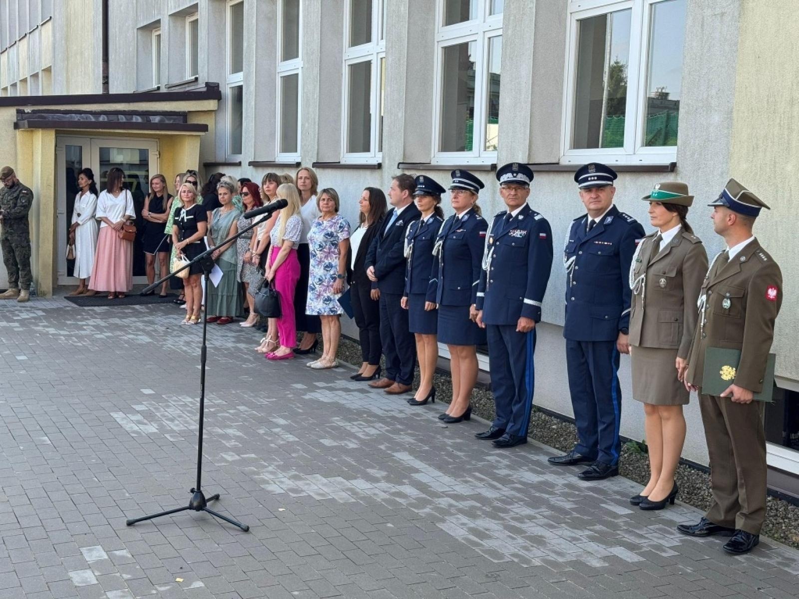 Zdjęcie w galerii na portalu naszraciborz.pl: Straż Graniczna z Raciborza otwiera drzwi do munduru już w szkołach: profil mundurowy wkracza do ponadpodstawówek wiadomości z regionu