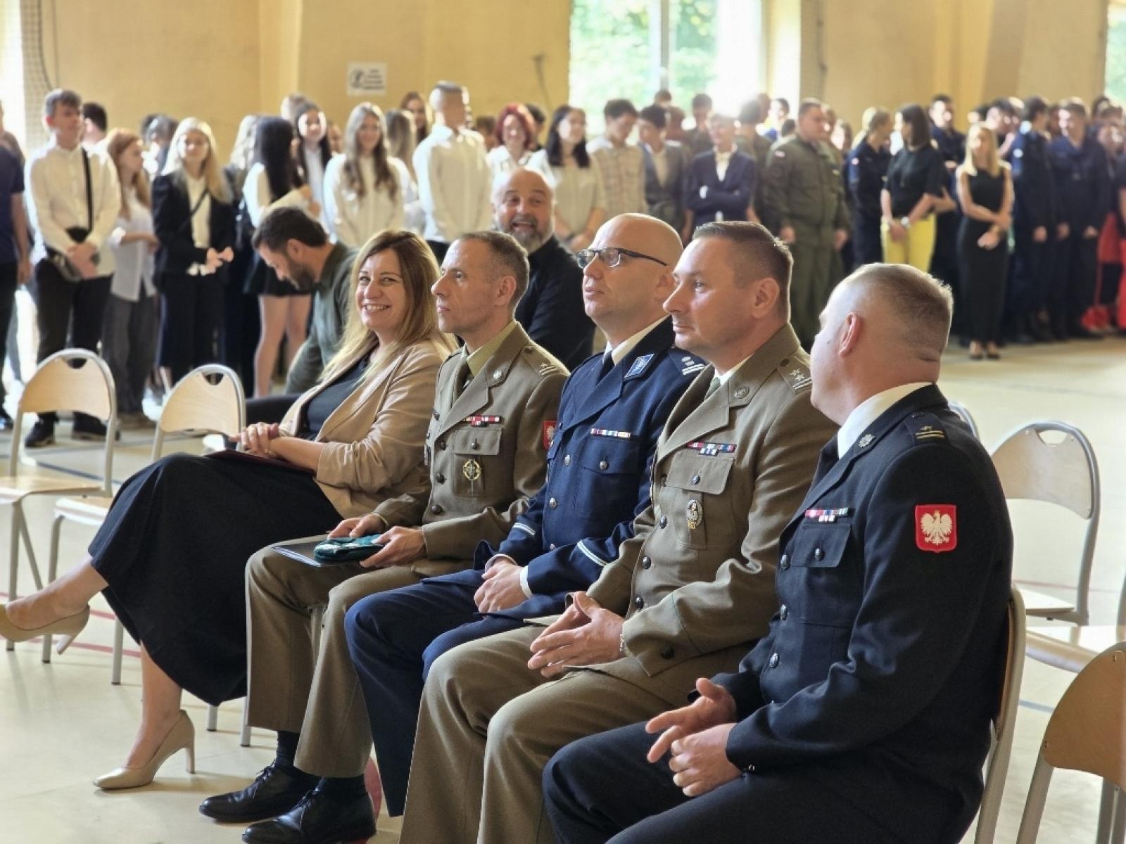 Zdjęcie w galerii na portalu naszraciborz.pl: Straż Graniczna z Raciborza otwiera drzwi do munduru już w szkołach: profil mundurowy wkracza do ponadpodstawówek wiadomości z regionu