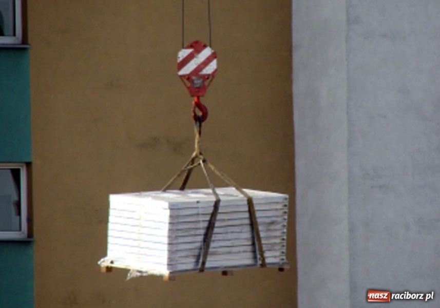 Zdjęcie w galerii na portalu naszraciborz.pl: Nowoczesna ogrzeje bloki słońcem wiadomości z regionu