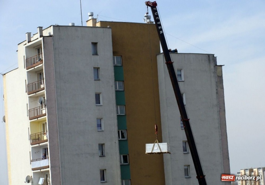 Zdjęcie w galerii na portalu naszraciborz.pl: Nowoczesna ogrzeje bloki słońcem wiadomości z regionu