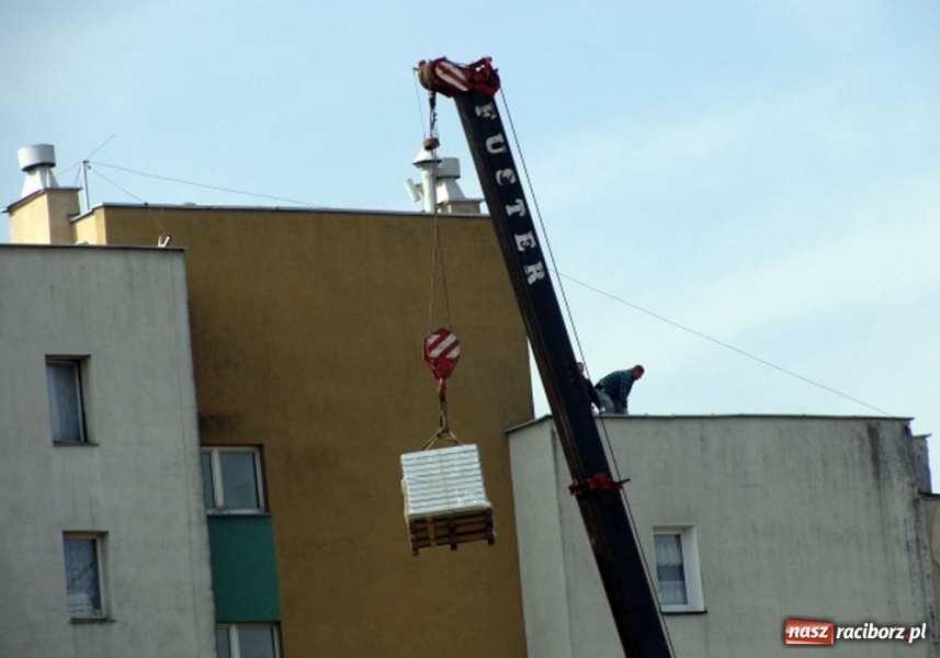 Zdjęcie w galerii na portalu naszraciborz.pl: Nowoczesna ogrzeje bloki słońcem wiadomości z regionu
