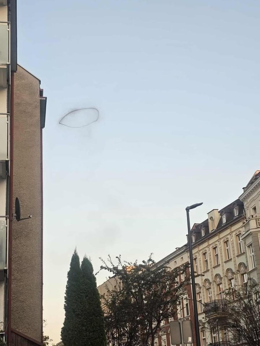 Zdjęcie w galerii na portalu naszraciborz.pl: Dziwne zjawisko nad Raciborzem. Mieszkańcy pytają, co się stało wiadomości z regionu