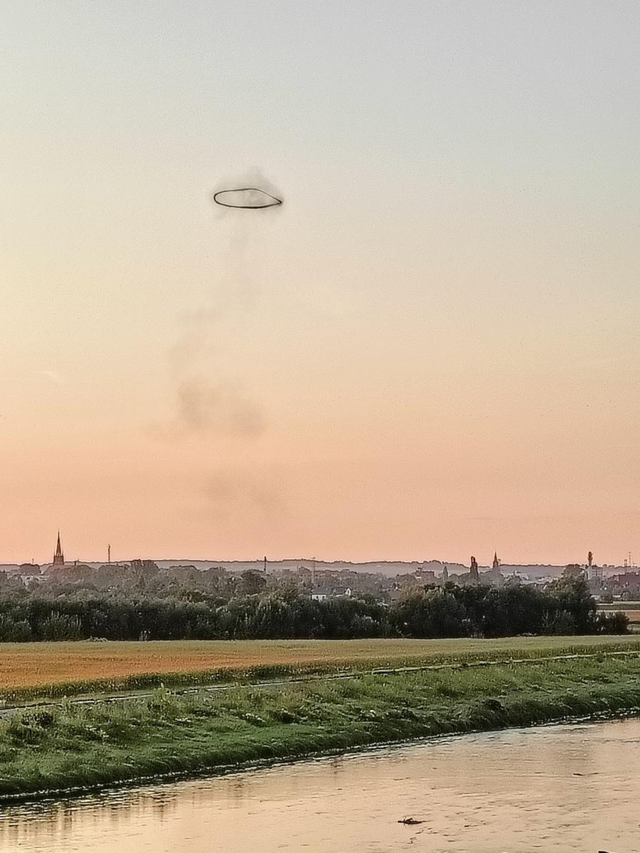 Zdjęcie w galerii na portalu naszraciborz.pl: Dziwne zjawisko nad Raciborzem. Mieszkańcy pytają, co się stało wiadomości z regionu