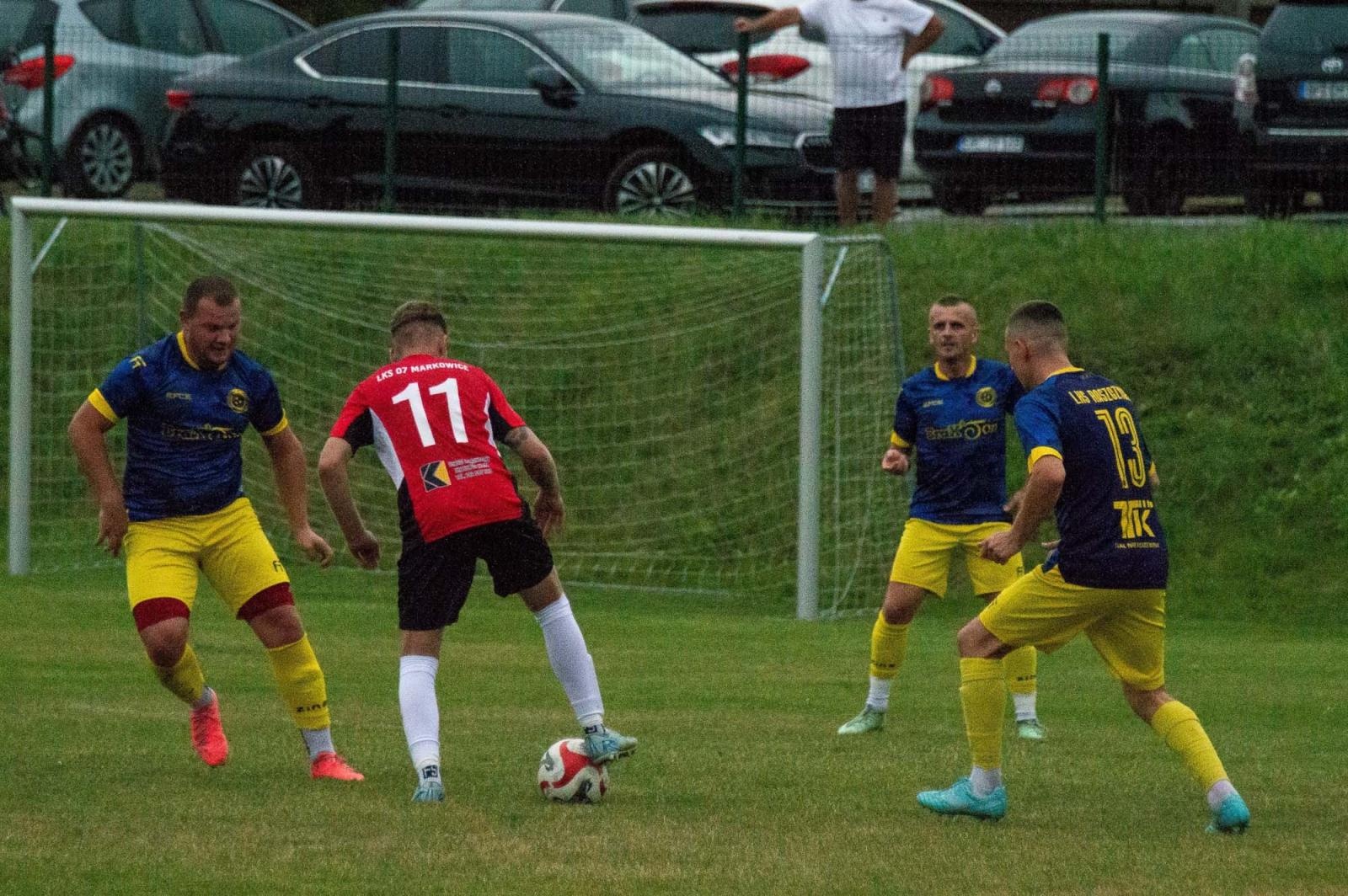 Zdjęcie w galerii na portalu naszraciborz.pl: A klasa: Derby na pograniczu powiatów dla Raszczyc wiadomości z regionu