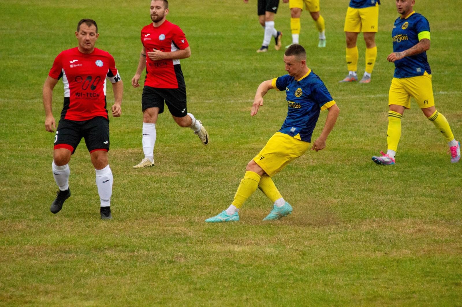 Zdjęcie w galerii na portalu naszraciborz.pl: A klasa: Derby na pograniczu powiatów dla Raszczyc wiadomości z regionu