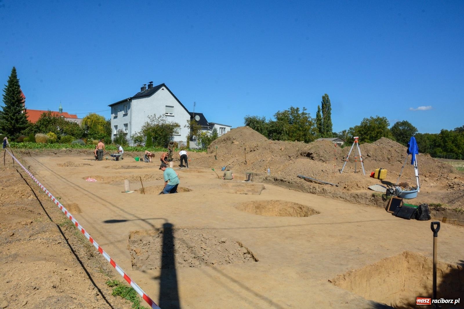 Zdjęcie w galerii na portalu naszraciborz.pl: Pradziejowa warownia nad Odrą – archeolodzy wrócili do Łubowic wiadomości z regionu