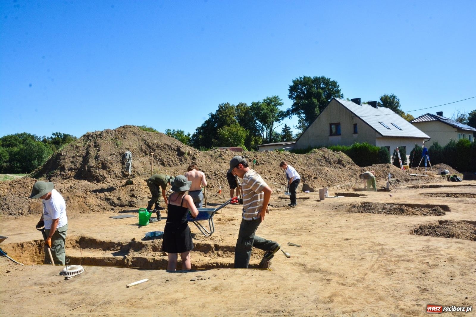 Zdjęcie w galerii na portalu naszraciborz.pl: Pradziejowa warownia nad Odrą – archeolodzy wrócili do Łubowic wiadomości z regionu