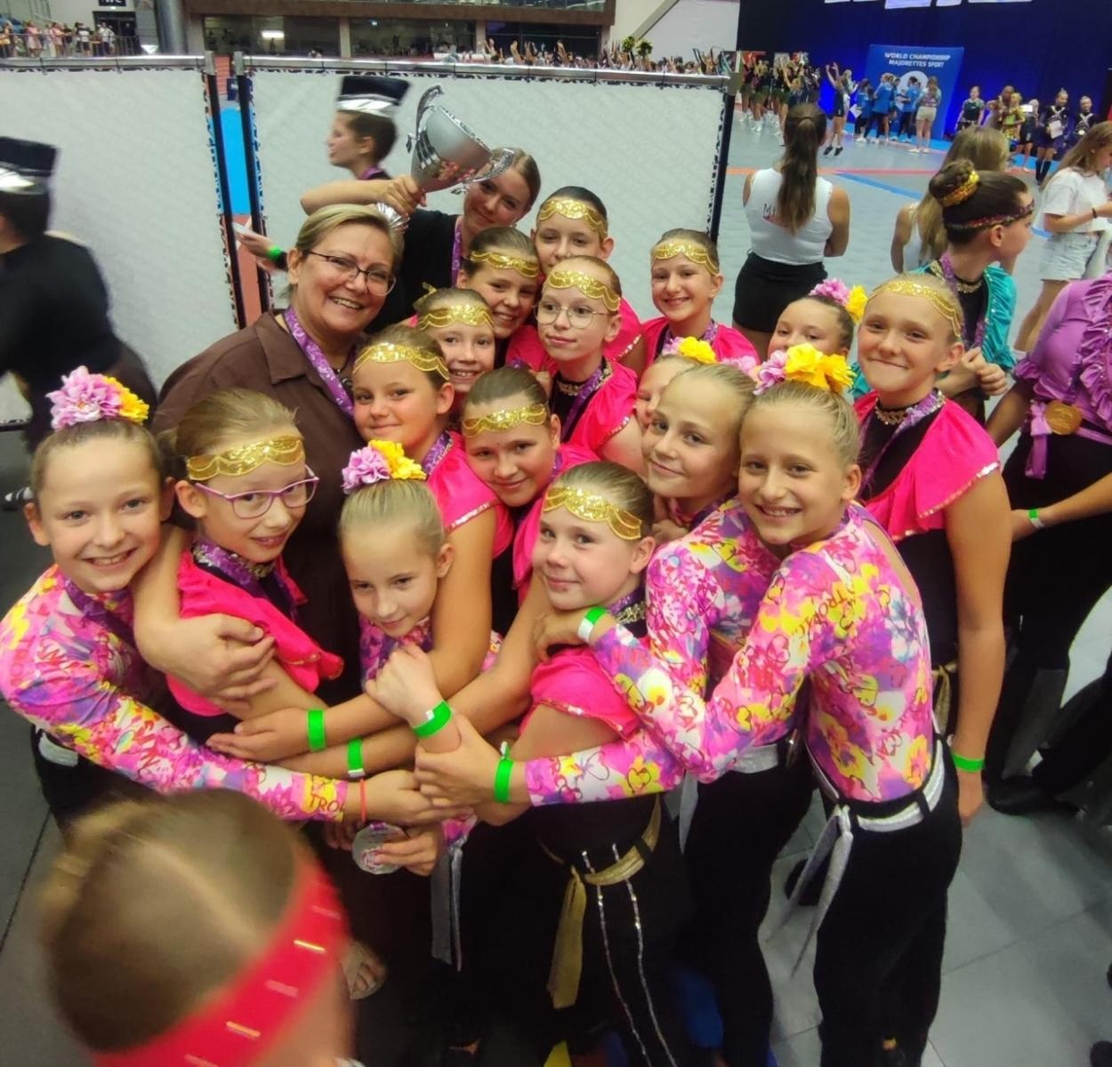 Zdjęcie w galerii na portalu naszraciborz.pl: Mażoretki ZARA na podium Mistrzostw Świata [FOTO] wiadomości z regionu