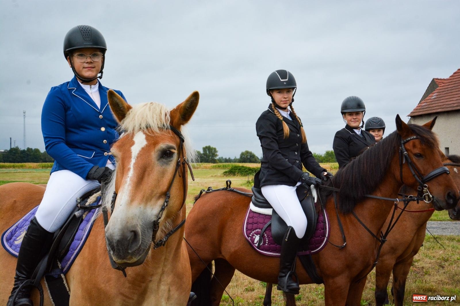 Zdjęcie w galerii na portalu naszraciborz.pl: Siedliska świętują dożynki gminno-powiatowe. Korowód, koncerty i Bitwa smaków [FOTO i WIDEO] wiadomości z regionu