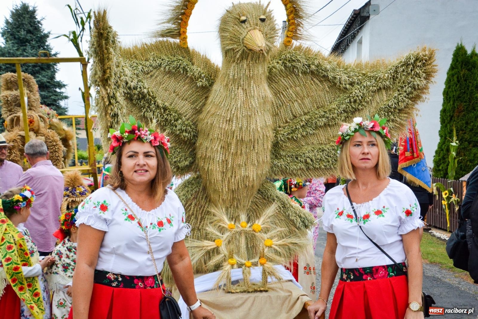 Zdjęcie w galerii na portalu naszraciborz.pl: Siedliska świętują dożynki gminno-powiatowe. Korowód, koncerty i Bitwa smaków [FOTO i WIDEO] wiadomości z regionu