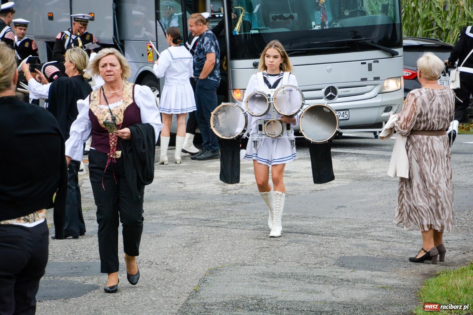 Zdjęcie w galerii na portalu naszraciborz.pl: Siedliska świętują dożynki gminno-powiatowe. Korowód, koncerty i Bitwa smaków [FOTO i WIDEO] wiadomości z regionu