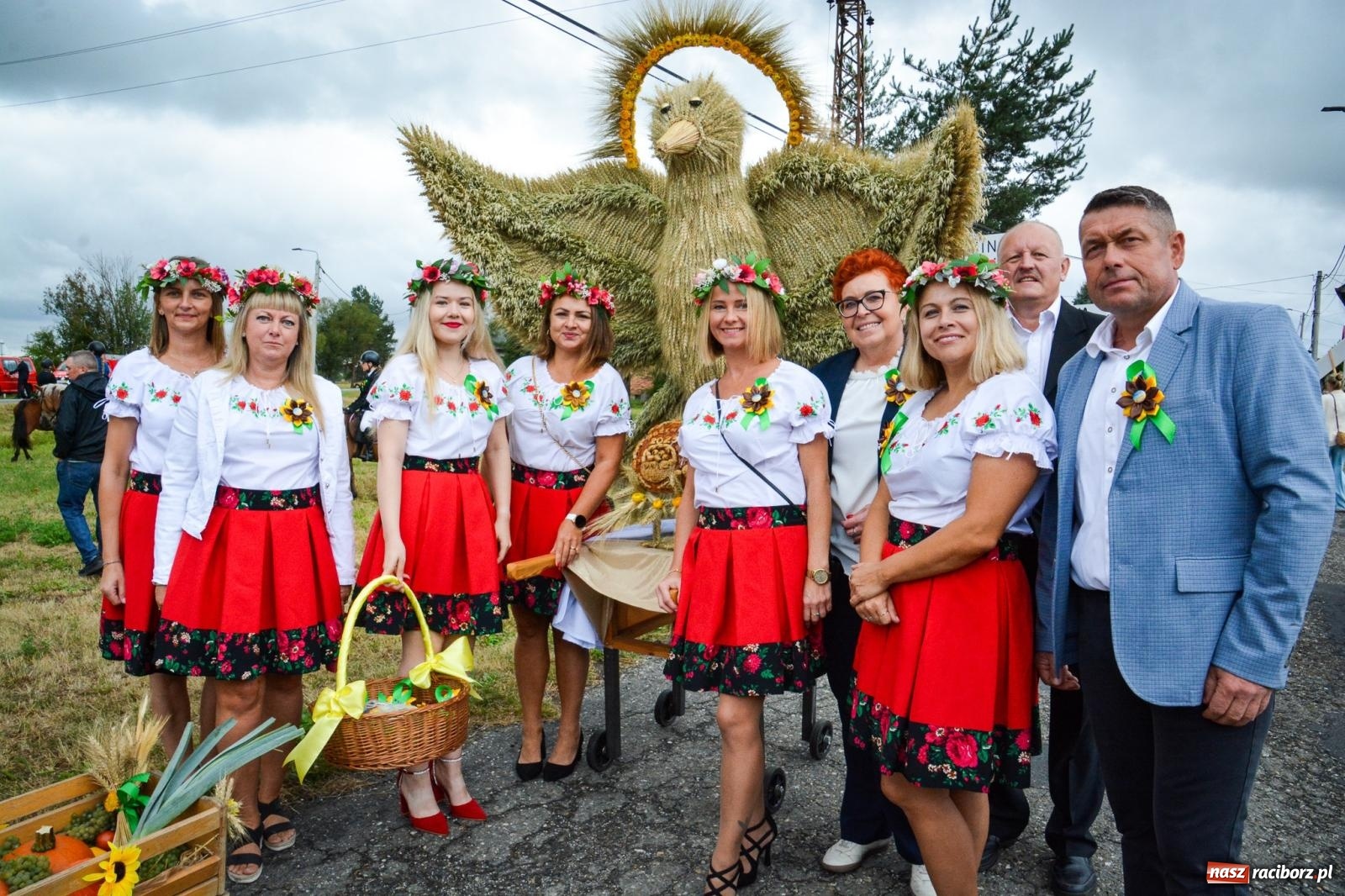 Zdjęcie w galerii na portalu naszraciborz.pl: Siedliska świętują dożynki gminno-powiatowe. Korowód, koncerty i Bitwa smaków [FOTO i WIDEO] wiadomości z regionu