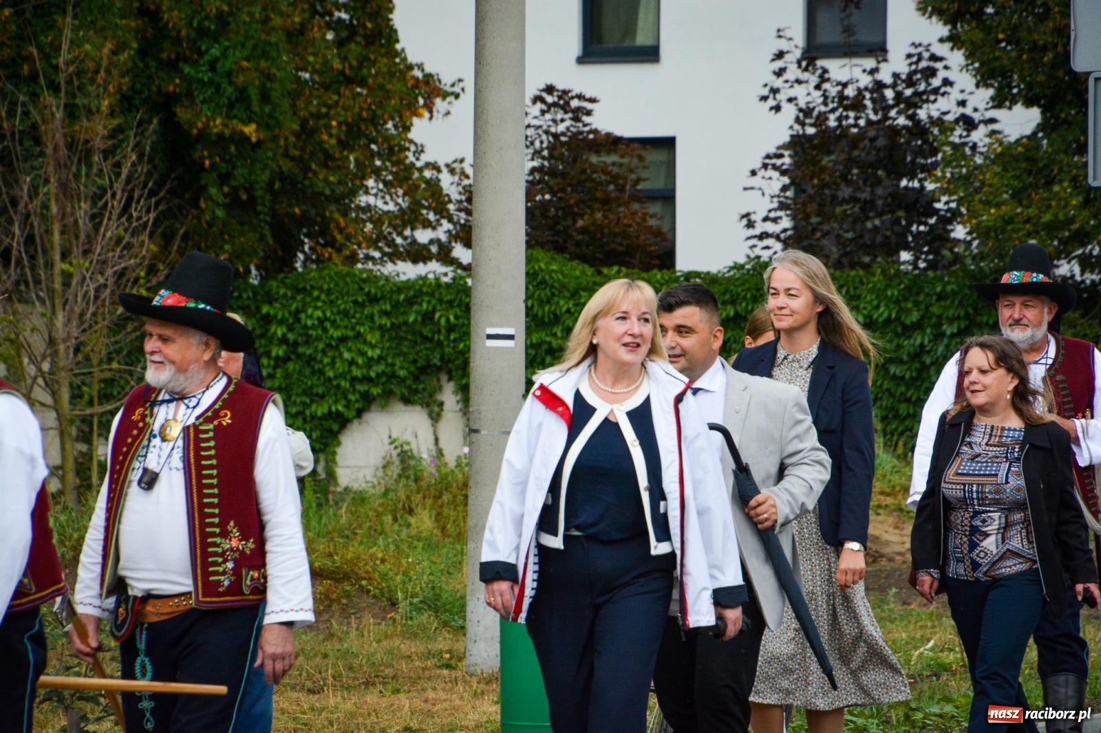 Zdjęcie w galerii na portalu naszraciborz.pl: Siedliska świętują dożynki gminno-powiatowe. Korowód, koncerty i Bitwa smaków [FOTO i WIDEO] wiadomości z regionu