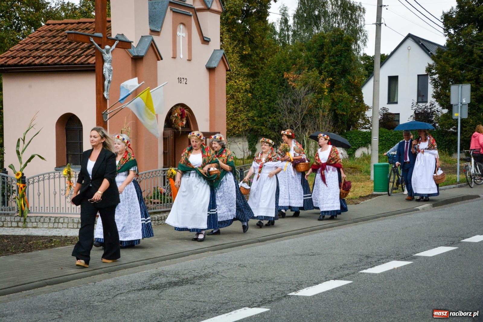 Zdjęcie w galerii na portalu naszraciborz.pl: Siedliska świętują dożynki gminno-powiatowe. Korowód, koncerty i Bitwa smaków [FOTO i WIDEO] wiadomości z regionu