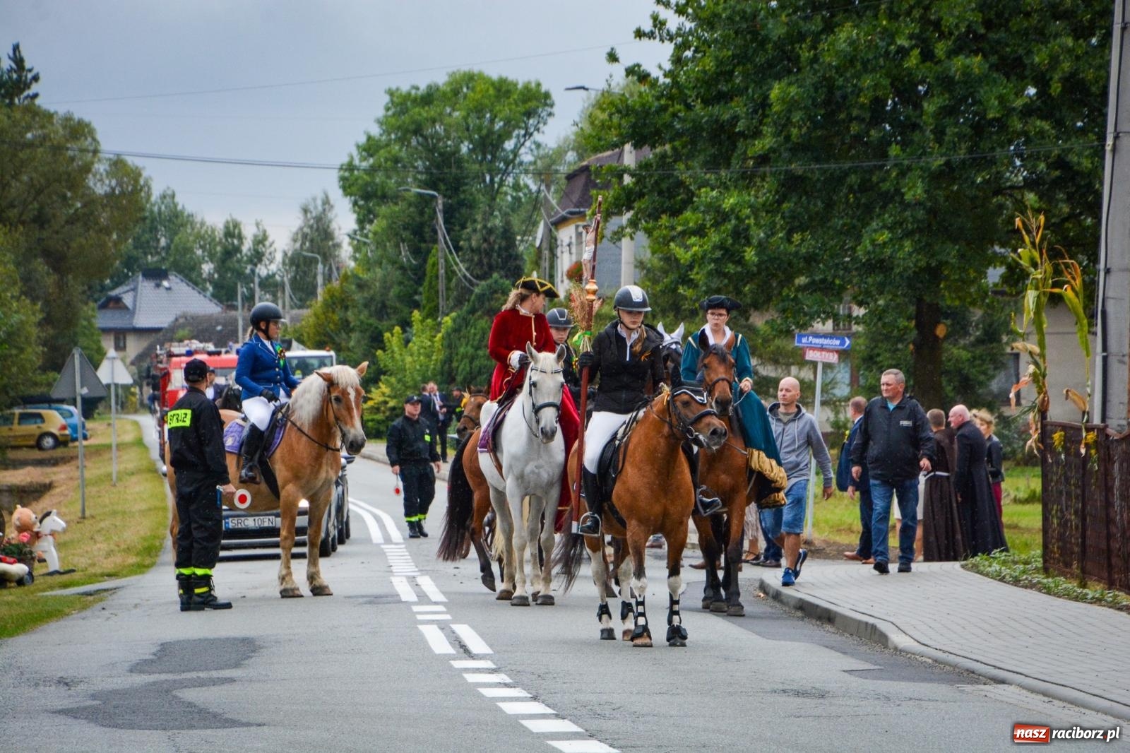 Zdjęcie w galerii na portalu naszraciborz.pl: Siedliska świętują dożynki gminno-powiatowe. Korowód, koncerty i Bitwa smaków [FOTO i WIDEO] wiadomości z regionu