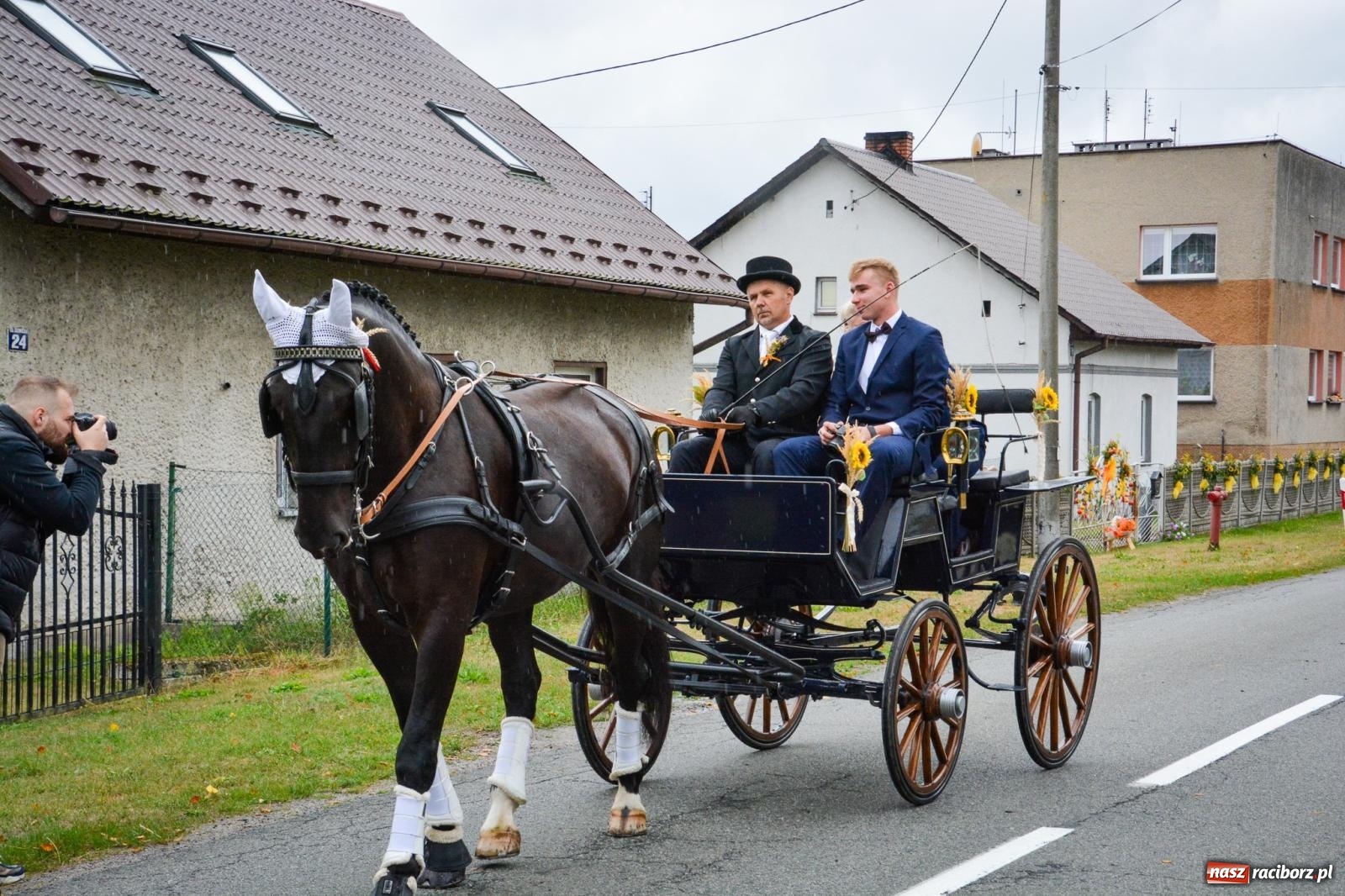 Zdjęcie w galerii na portalu naszraciborz.pl: Siedliska świętują dożynki gminno-powiatowe. Korowód, koncerty i Bitwa smaków [FOTO i WIDEO] wiadomości z regionu